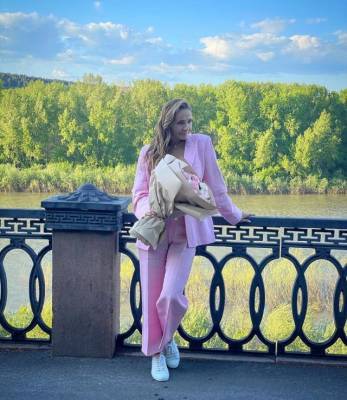 «Красота»: Татьяна Навка поделилась фотографиями с набережной в Кемерове