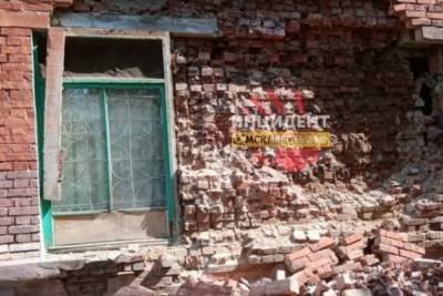 В Омске снова рухнула стена дома на улице 20 Партсъезда в Нефтяниках