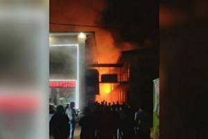 Шесть продуктовых маркетов сгорело в ночных пожарах под Самаркандом