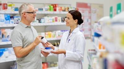 Возьмите по акции! Как аптеки заставляют покупать более дорогие лекарства?