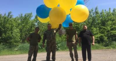 Украинские волонтеры передали жителям Донецка воздушный привет (ФОТО)