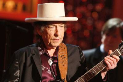 Знаменитый рок-музыкант и лауреат Нобелевской премии по литературе Боб Дилан отпраздновал свое 80-летие