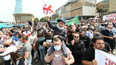 Нищета, бесправие и… турки: Тбилиси охватили массовые...