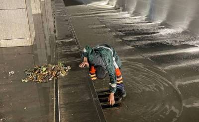 В затоплении Ташкента после дождя виноват мусор, выбрасываемый жителями – хокимият