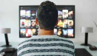 Ученые рассказали о пагубном влиянии телевизора на мозг и мира