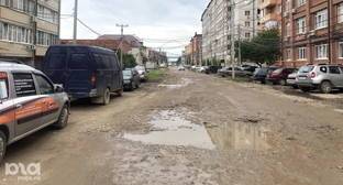 Жители поселка в Краснодаре потребовали отремонтировать дороги