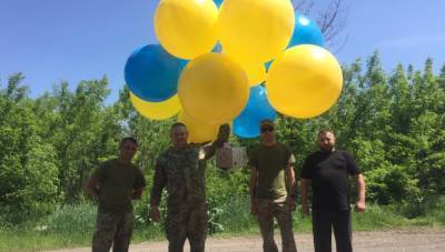 Акция к Дню вышиванки: На оккупированный Донбасс на воздушных шарах отправили тысячи листовок