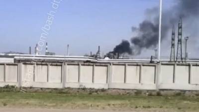 В Уфе огнём охватило нефтеперерабатывающий завод