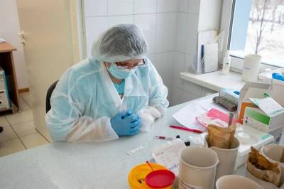 В Томскую область поступила первая партия вакцины от ковида, разработанная центром Чумакова