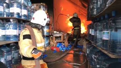 Пожар на складе с бутилированной водой в Ростове-на-Дону ликвидирован