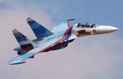 Пилот Су-27 наказал моряков ВМС США - за что
