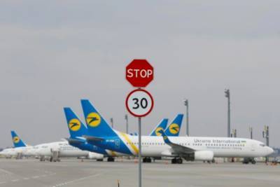 С завтрашнего дня Украина прекращает авиасообщение с Беларусью