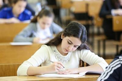 На Кубани выпускники 11 классов сдают первые экзамены