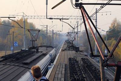 В Виннице парень обгорел от удара током на крыше поезда