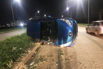 В Тамбове в результате аварии опрокинулся «Peugeot»