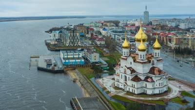 Город вдоль Двины: храмы, музеи, водоросли и виндсерфинг в Архангельске