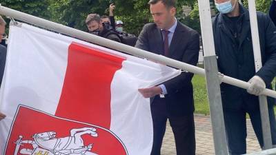 «Вслед за флагом Белоруссии»: В Риге сняли флаги Международной федерации хоккея