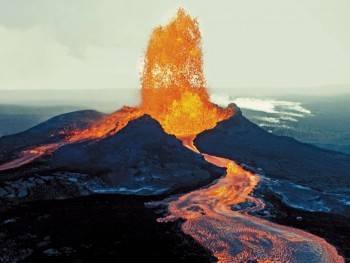 Миру угрожает извержение самого большого вулкана на Земле