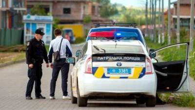 Выманивали деньги у пенсионеров за снятие «порчи»: в Киеве задержаны две преступницы. ФОТО