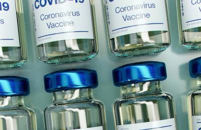 В России начали вводить обязательную вакцинацию от коронавируса