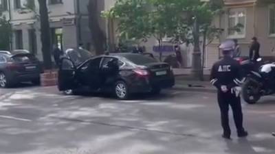Машину с оружием и боеприпасами обнаружили в центре Москвы