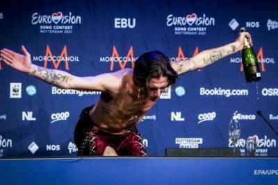 Евровидение-2021: солист Måneskin сдал тест на наркотики