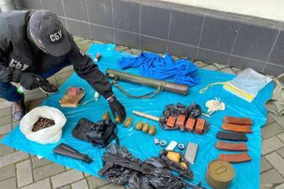 В центре Киева найдена крупная закладка оружия