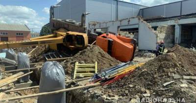 В Полтаве упал строительный кран: есть пострадавший