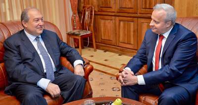 Армен Саркисян обсудил ситуацию на границе Армении с послом России
