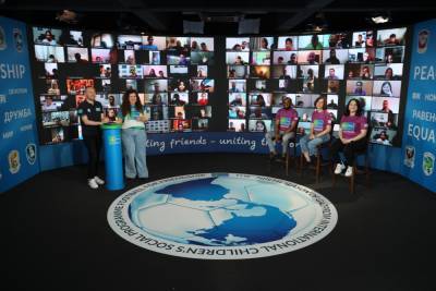 Международный лагерь «Футбола для дружбы» объединил детей из более 200 стран мира