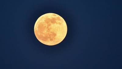 Жители Дальнего Востока смогут увидеть Луну с голубой каймой