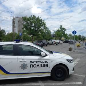 Полиция: Минирование торговых центров и супермаркета в Запорожье не подтвердилось