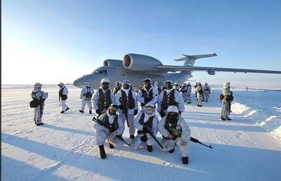 США испугались военной мощи РФ в Арктике после посещения базы