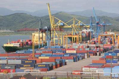 Maersk пустил контейнеры через Россию в обход Суэцкого канала