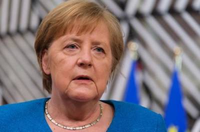 Меркель сообщила, что будет очень довольна, если Путин и Байден проведут встречу