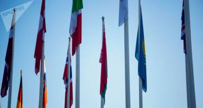 Непоследовательность или провокация? Посольство РФ в Латвии прокомментировало замену флага