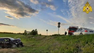 Три человека пострадали в ДТП с грузовиком в Козельском районе Калужской области
