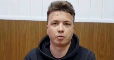 Белорусские пропагандисты обнародовали видео на котором Роман Протасевич заявляет, что дает признательные показания в организации «массовых беспорядков» в Минске