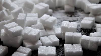 Диетолог Соломатина объяснила вред полного исключения сахара из рациона