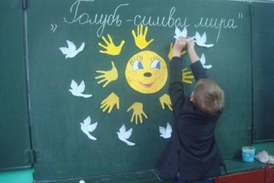 В Донецке снова поступили анонимные сообщения о минировании нескольких школ