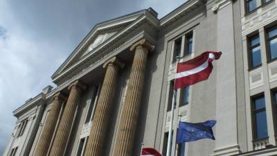 В МИДе Латвии заявили о юридических основаниях для замены флага России