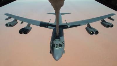 Бомбардировщик ВВС США во время полета над Балтикой нес настоящие авиабомбы