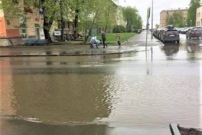 В Петрозаводске нашли переход, который после дождя превращается в озеро