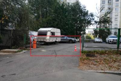 Бесплатная парковка появилась на месте нелегальной стоянки на юго-западе Москвы