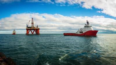 Главные новости за ночь: столкновение судов в Охотском море, непереносимость чавканья и возобновление карьеры Торреса