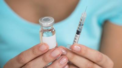 «Обязательную» вакцинацию в Якутии сделали «массовой» — что изменилось?