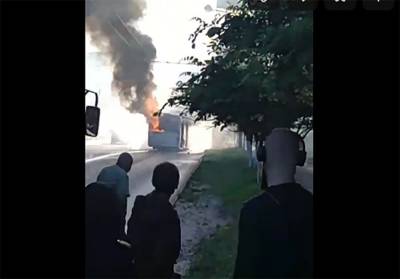 Автобус с пассажирами сгорел в Ростове на проспекте Стачки