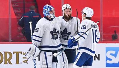 НХЛ: Каролина в овертайме обыграла Нэшвилл, Торонто сильнее Монреаля