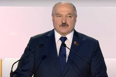 Лукашенко предрек России «удушение» Западом