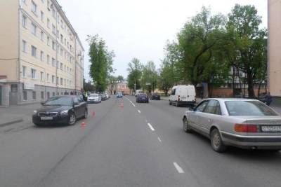 12-летнюю девочку сбили в Пскове на улице Советской